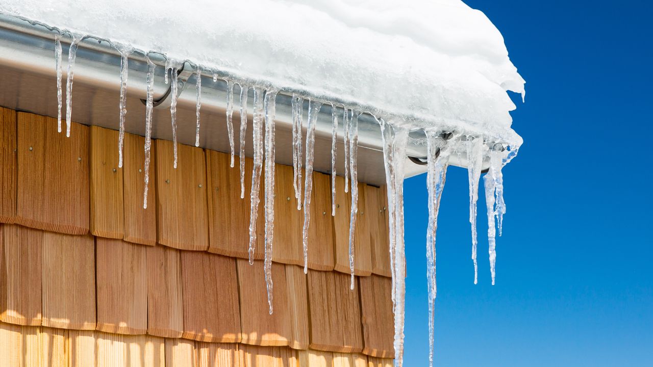 smart winter roof maintenance