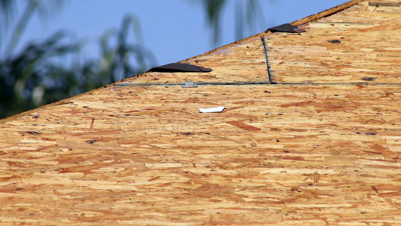 What Illinois Homeowners Need to Know About Roof Decking